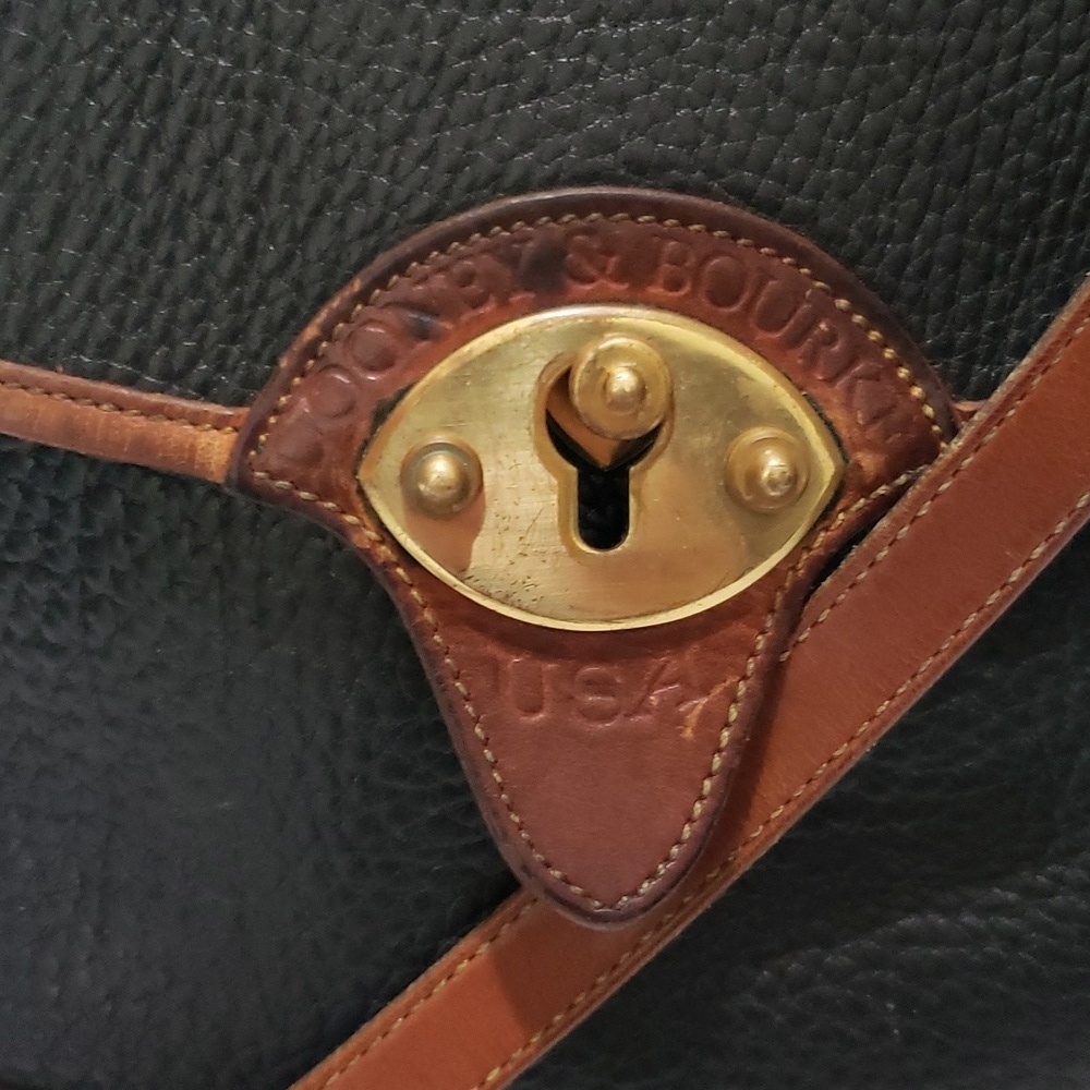 Vintage Dooney and Bourke black/brown pebble leather crossbody bag - Picture 2 of 9